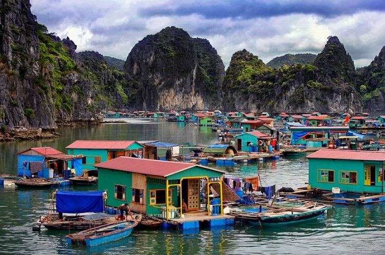 fishing villages halong bay vung vieng